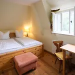 Garni Schloss Grochwitz