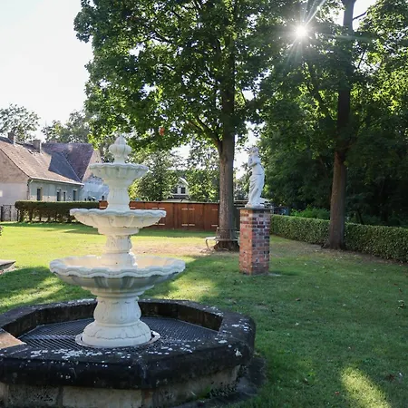 Garni Schloss Grochwitz فندق