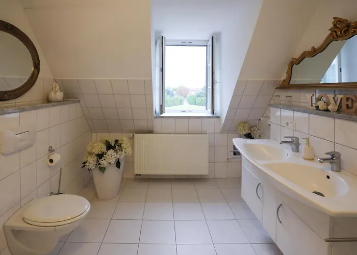 Garni Schloss Grochwitz