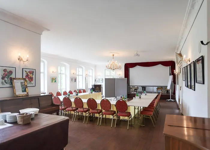 Garni Schloss Grochwitz