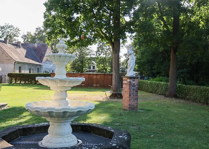 Garni Schloss Grochwitz فندق