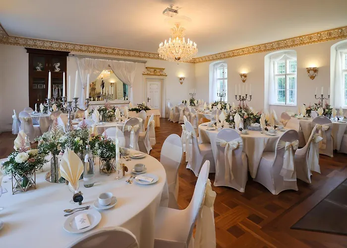 호텔 Garni Schloss Grochwitz 3*